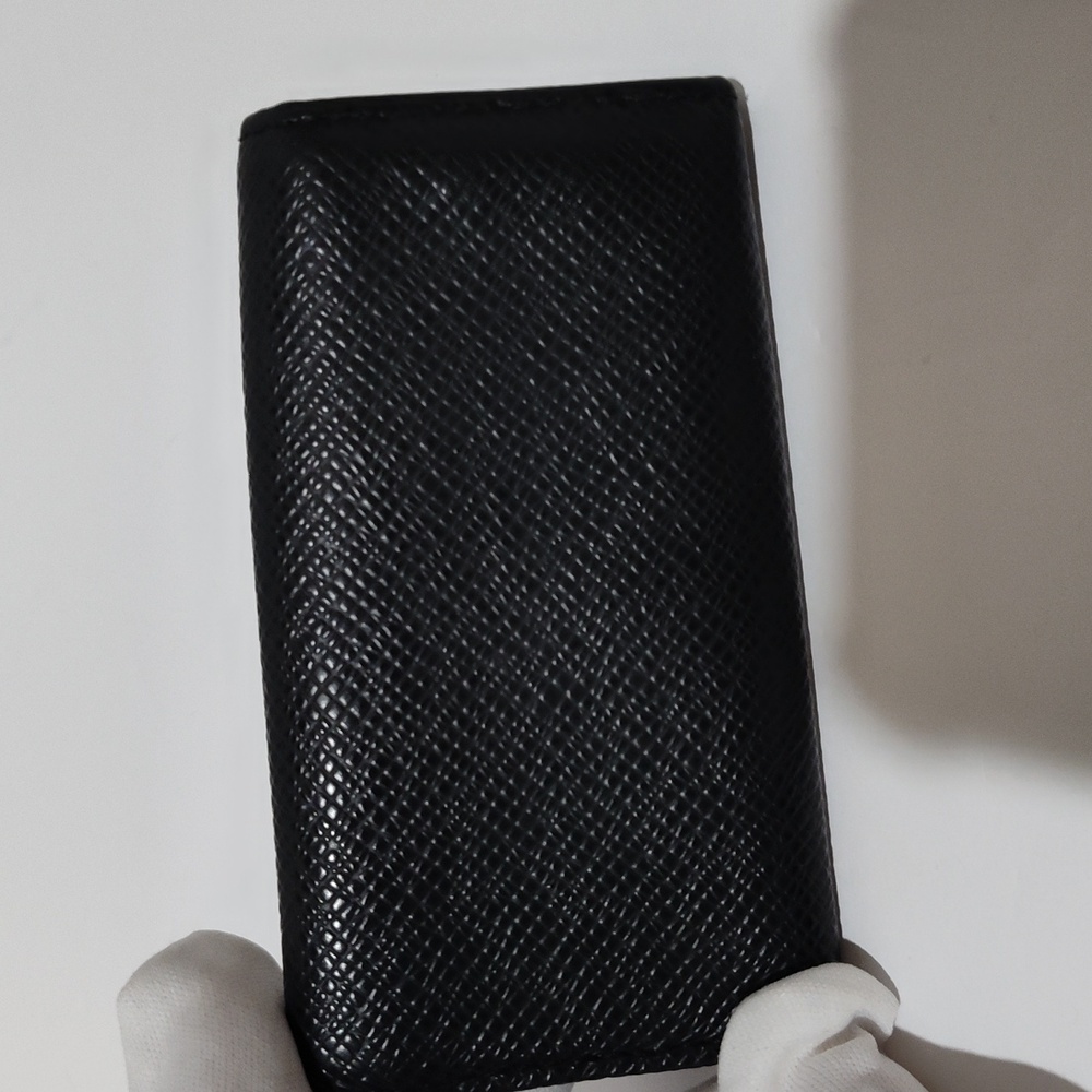 Louis Vuitton Black Textured Key Holder - Picture 2 of 6